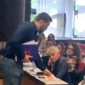 "Novi Sad pobeđuje" Gradonačelnik Mićin: Najoštrije osuđujem nedopustivo ponašanje odbornika u gradskom parlamentu