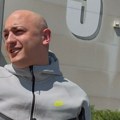 Десингерица се бахати у златној лимузини, открио колико је платио: За једну вожњу дао неколико хиљада евра