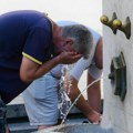 Dehidracija može da dovede do moždanih i srčanih udara: Evo koliko vode zaista treba da pijete po vrućini