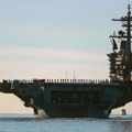 Problemi na američkom nosaču aviona na Bliskom istoku, stiže zamena