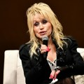 SAD odaju počast Doli Parton: Tramp naredio spuštanje zastava na pola koplja, Empajer stejt bilding zasijao u njenu čast
