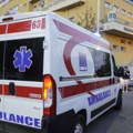 Trogodišnje dete palo sa trećeg sprata u naselju Zvezdar, prevezeno u Tiršovu
