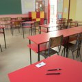 Profesor terao učenice da legnu na katedru: Skandal na času muzičkog, majka tvrdi da ih je neprimereno dodirivao, rumunska…