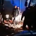 Ovako je izgledala paklena noć u Kočanima Probali sami da gase vatru, pa počeo stampedo! "ležala su mrtva tela, morali smo da…