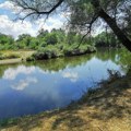 Podvodne jake struje i rupe od iskopavanja vrebaju tokom kupanja u rekama, trenutak dovoljan da ishod bude fatalan Iskusni…