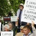 Hapšenje u Londonu na skupu podrške zabranjenoj pro-palestinskoj grupi koja je oštetila vojne avione