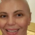 "Opet je počela da mi opada kosa": Glumica koja se bori sa rakom ponovo ide na terapije: "Ne planiram da se priključim…
