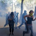 Haos na ulicama Francuske: Policija bacila suzavac; Uhapšena 181 osoba VIDEO