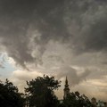 Nestaće struja i voda, moguće poplave: Stanovnici ove zemlje hitno upozoreni zbog nevremena koje će zahvatiti i Srbiju