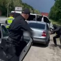 Ukrajinski policajac pucao na svoje vojnike: Prvo su ga razoružali, a onda je otišao kući po pištolj i ranio trojicu!