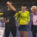 Skandal u Indijan Velsu: Moćnik neprikladno dodirivao teniserku na ceremoniji