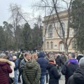 U Nišu maturanti protestuju zbog izmena Zakona o obrazovanju, koje im umanjuju prava
