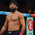 Rus oduševio Amere na UFC spektaklu, laktom "uspavao" Brazilca, i Pantoža opet poražen