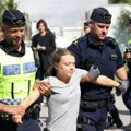 Greta Thunberg nasilno udaljena s klimatskih protesta nakon izrečene kazne