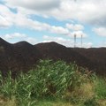 Divlja deponija uglja i ugljene prašine ispred Železare u Smederevu