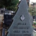 Jelka iz Srbije ima najoriginalniji nadgrobni spomenik: Simboliše njeno ime, a zbog jednog detalja ljudi kažu "bože me…