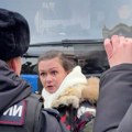 (Video) Haos u Moskvi: Protest protiv mobilizacije, policija hapsi, Putin u velikom problemu: "Ovde smo kao žene kojima su…
