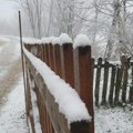 (FOTO) Sneg jutros veje na Zlatiboru, ima ga na Fruškoj gori, u Dragačevu…