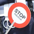 Zadnjim točkom vozila pregazio stopalo policajca koji ga je kontrolisao, pa pobegao