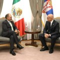 Nastavak unapređenja bilateralnih odnosa sa meksikom: Premijer Miloš Vučević razgovarao sa Karlosom Feliksom