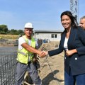Vujovićeva obišla radove na izgradnji postrojenja za preradu otpadnih voda u Sečnju