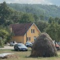 Ne možemo da verujemo šta se desilo, nezamilsiva tragedija: Meštani naselja Mur u šoku nakon zločina, ovo je kuća u kojoj…