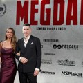 Nina Seničar i Viktor Savić na premijeri filma „Megdan“: Glumački par blistao na crvenom tepihu u Sava Centru FOTO