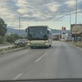 Autobus u kontrasmeru u jednoj od najfrekventnijih gradskih ulica