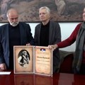 Nagrada uručena u manastiru Šišatovac u rukama pesnika Vidaka M. Maslovarića