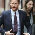 Princ Hari stigao u Veliku Britaniju: Sada počinju pravi problemi