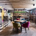 Niški umetnici predstavljaju svoje radove na prodajnoj izložbi u Labeerint pub-u