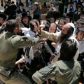 Sedmi protest ispred kafića u Jerusalimu koji radi subotom