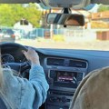 Instruktor vožnje ljubio i dodirivao polaznicu bez njenog pristanka: Priznao krivicu, evo kakvu kaznu je dobio