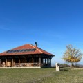 Gostoprimstvo je u njemu pravilo Ovo je jedno od najlepših sela u Srbiji: Ušuškano u srcu Šumadije čuva bogatu srpsku…