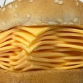 FOTO: Čizburger bez mesa sa 20 listića sira postao hit