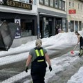 Nestvarni prizori u Njemačkoj: Pao grad od 30 centimetara, građani u šoku