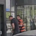 Privedeni Srbin na saslušanju u Osnovnom sudu u Prištini