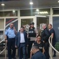 Priveden direktor filijale Poštanske štedionice u Severnoj Mitrovici: Posle razgovora pušten iz policijske stanice (video)