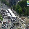 Vlast iznenada dovela više desetina pristalica u kamp ispred Skupštine: Razlog nepoznat
