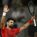 Novak Đoković na potpuno neočekivanom mestu uoči osmine finala Rolan Garosa (VIDEO)