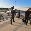 Stroga kontrola u Poljskoj: Pogledajte ulazak "delija" na stadion Leha, evo šta radi policija! (video)