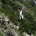 "Prekrsti se!!!" Šok snimak iz Hercegovine: Trebalo je ovo da bude skok svih skokova, a ovako je završilo!