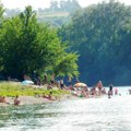 Da li je loznica bliža uređenim plažama: Drina mnogima letos bila spas od vrućina