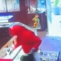 Objavljen snimak filmske pljačke zlatare: Maskirani pljačkaši u 90 sekundi opustošili objekat! Odneli dijamante i luksuzni…