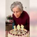 Baka Branka proslavila 102. rođendan u domu za stare: Torta, pesmica, svećice i zabava iznenađenja (video)