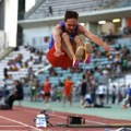 Bez straha od letenja: Luka Bošković skrenuo pažnju odličnim skokovima