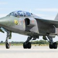 U toku letačka obuka lovačko-bombarderske eskadrile na aerodromu u Lađevcima
