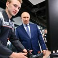 Putin: Ruski dronovi iz korena menjaju principe vođenja borbi