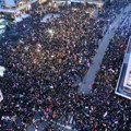 Reke ljudi na ulicama Niša: Novi neverovatni prizori s protesta FOTO