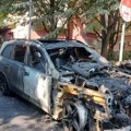 Zapaljen luksuzni džip u centru Beograda: Od mercedesa ostala samo olupina (foto)
